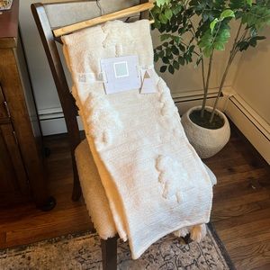 34th & Pine Cream Christmas Tree Tufted Throw Blanket NWT 2023